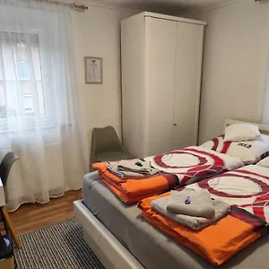  Privatunterkunft Gästezimmer Boxenstopp